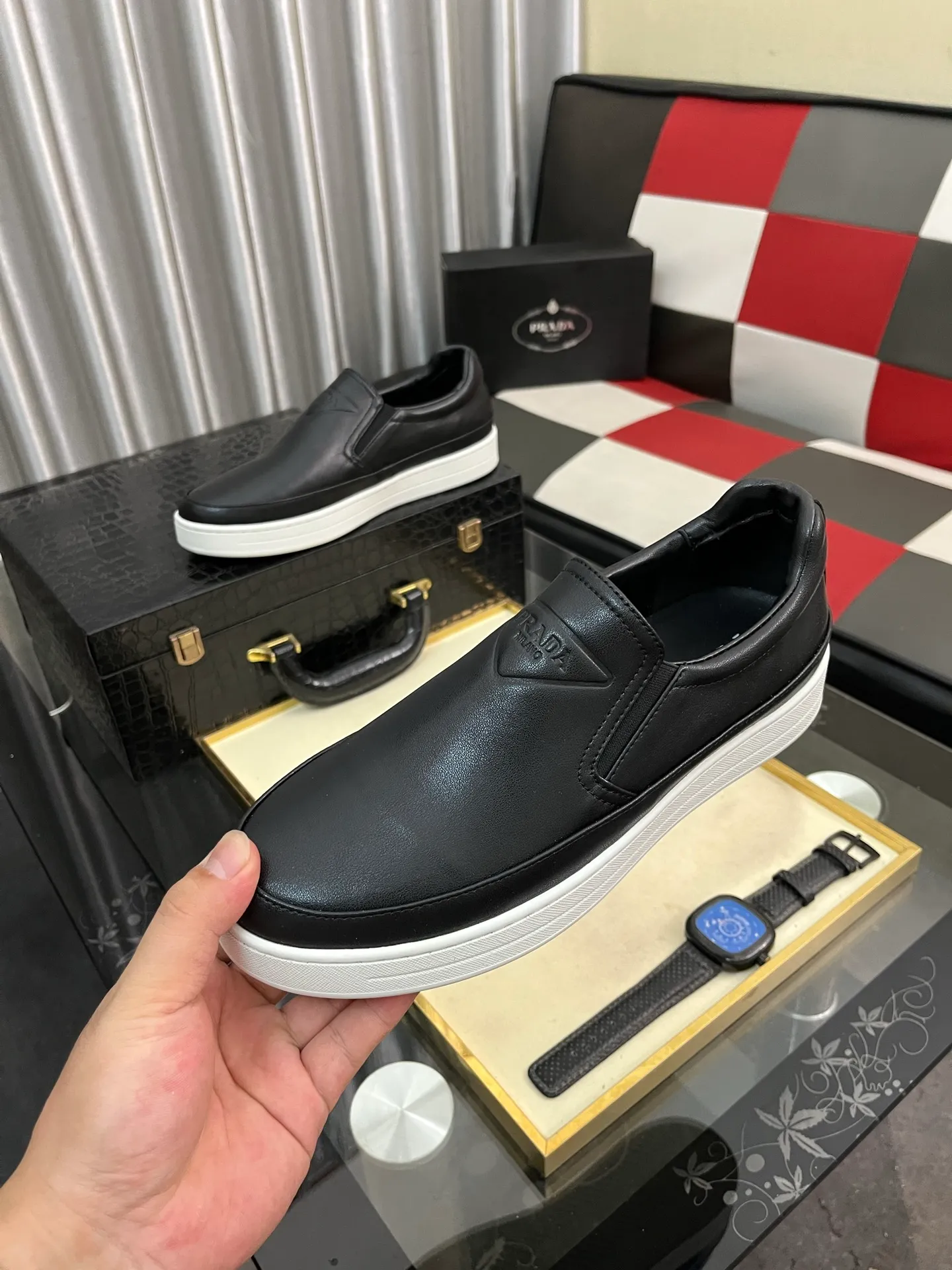 Men's shoes 💰440⌚️⌚️【PRADA】Prada casual shoes for couples, originally developed 1:1, made of high-mercerized cowhide with imported cowhide, silk sheepskin lining, rubber outsole, comfortable and soft on the feet, size: 38-442️⃣Colors available
